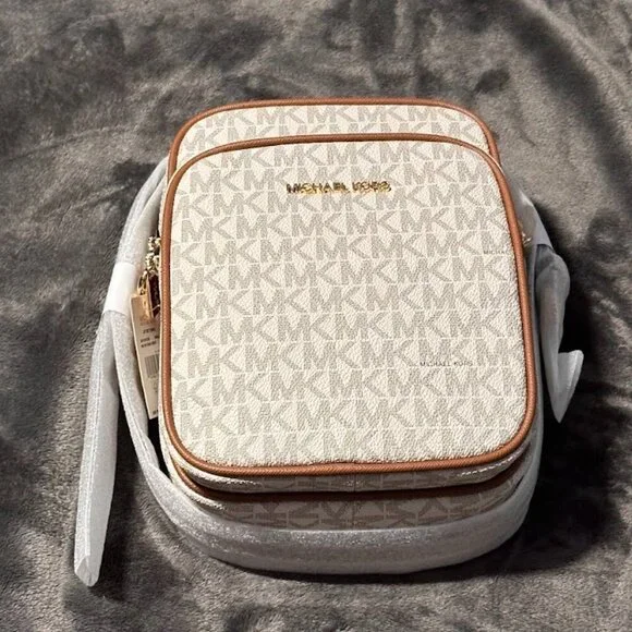 Michael Kors $398 Jet Set Travel Medium Signature Logo Crossbody Vanilla NWT - Picture 9 of 15
